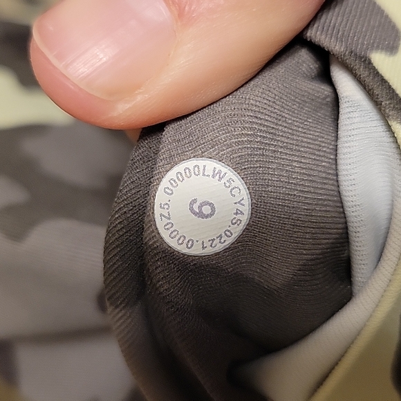 SOLD Lululemon Fast and Free Full-length Camo Pants - Picture 4 of 4